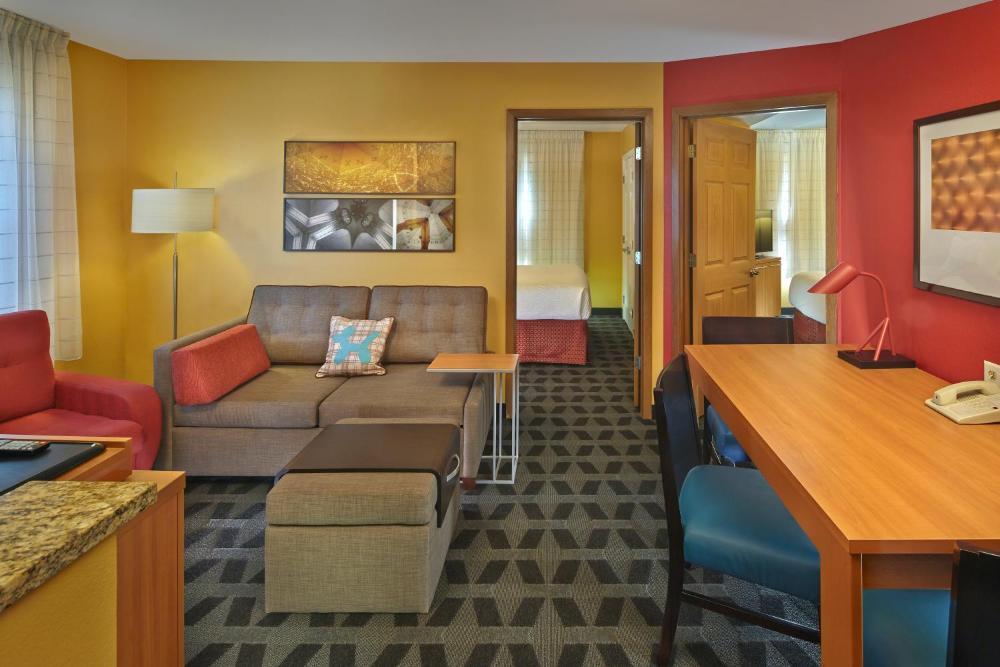 Two-Bedroom Queen Suite interior
